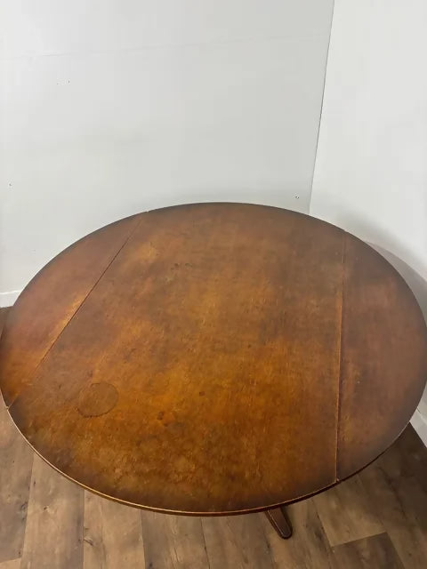 Vintage Round Oak Drop Leaf Dining Table