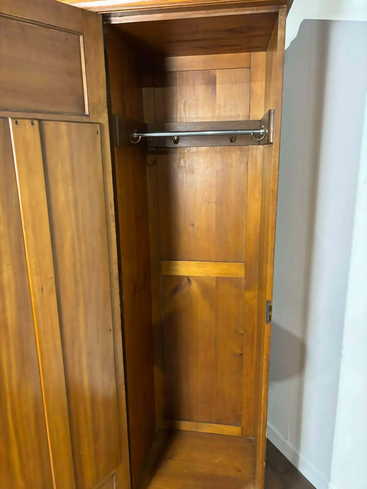 Edwardian Walnut Triple Compactum Wardrobe