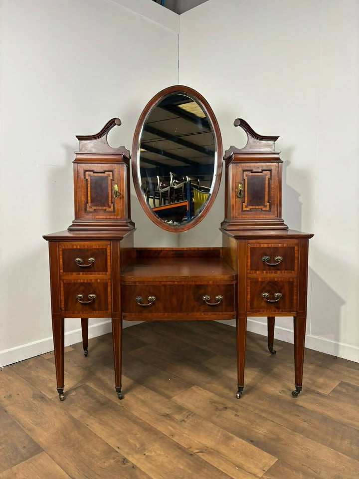 Edwardian Inlaid Mahogany Dressing table