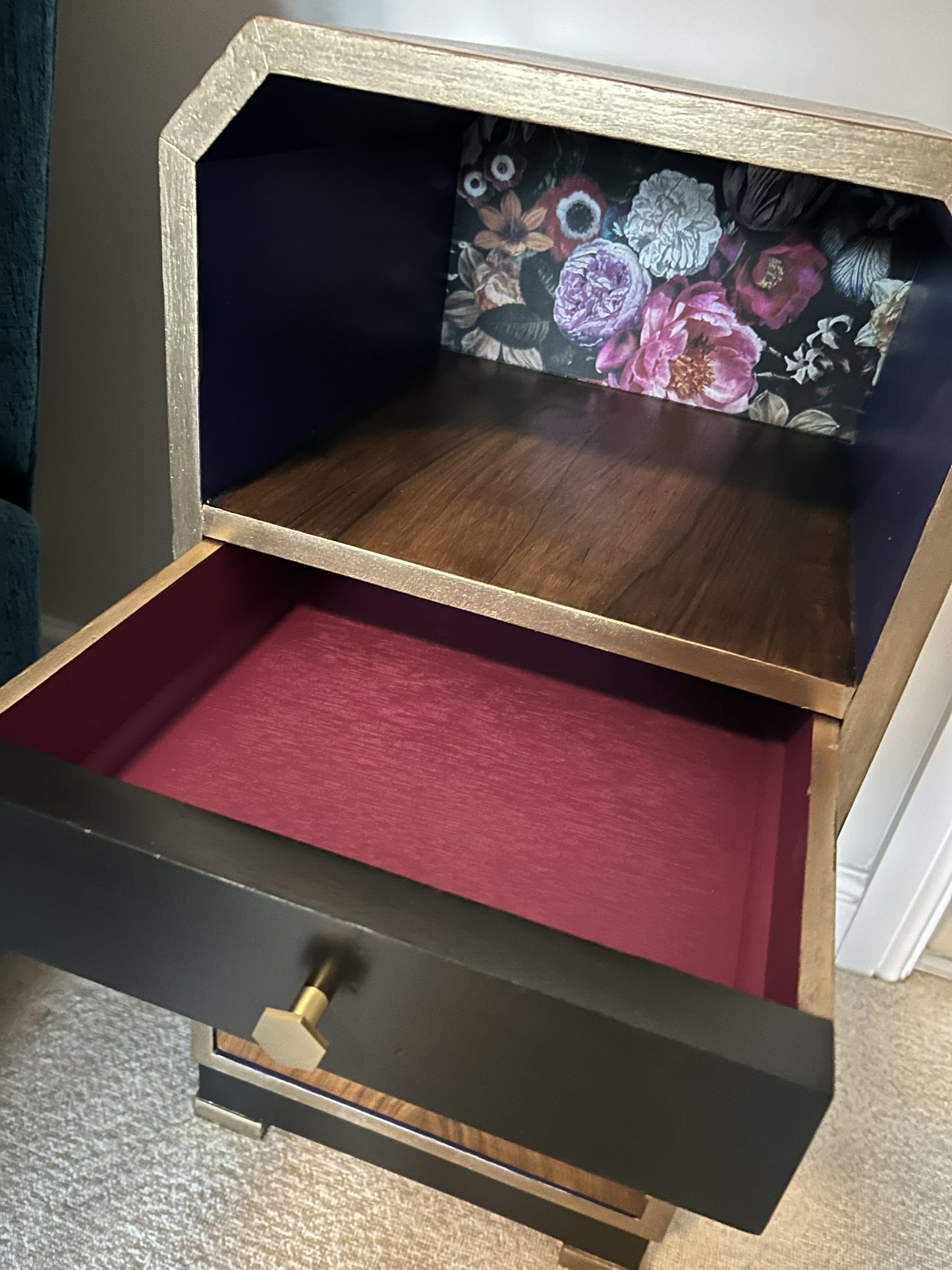 Art deco side table