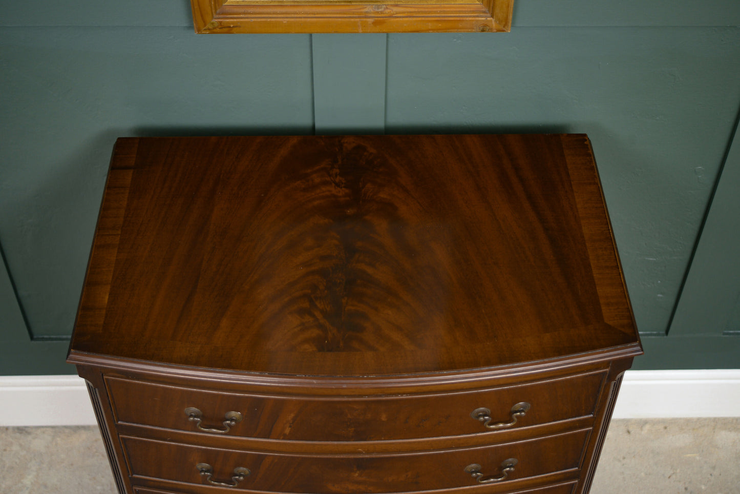 Regency Style Mahogany Chest of Drawers - Bow Fronted