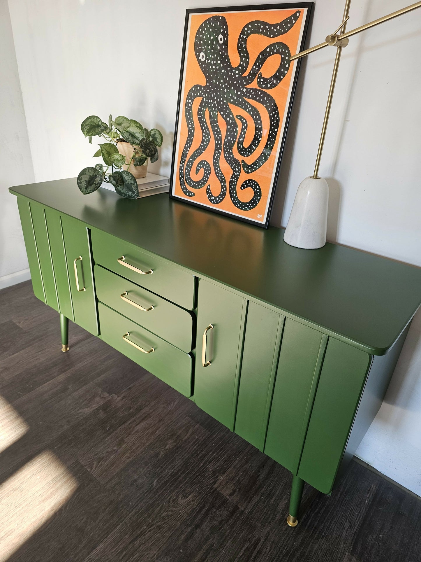 Mid Century Modern Sideboard / TV Cabinet
