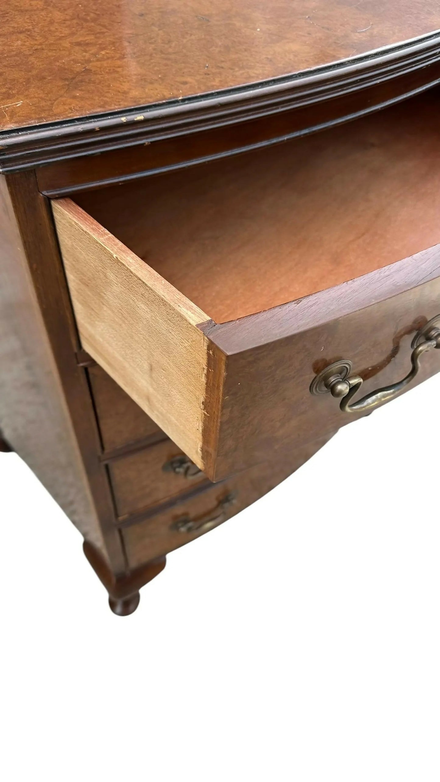 Vintage Georgian style Walnut chest of drawers / bedside table