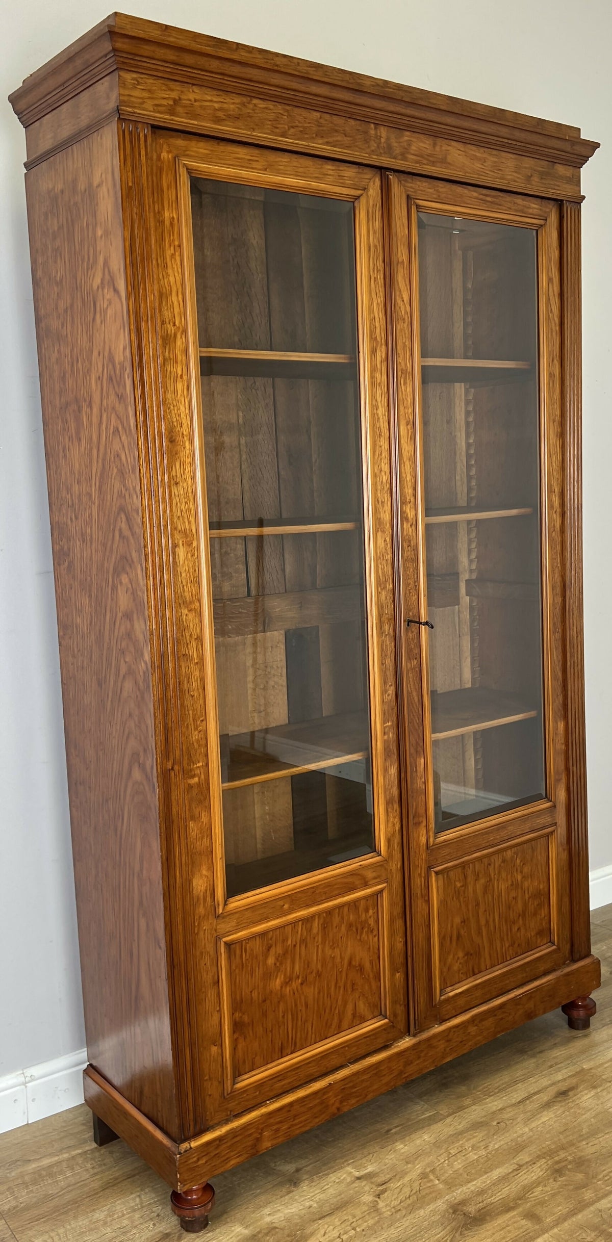 Bookcase Antique French Style Glazed Display Cabinet Walnut Sideboard LOT 6521