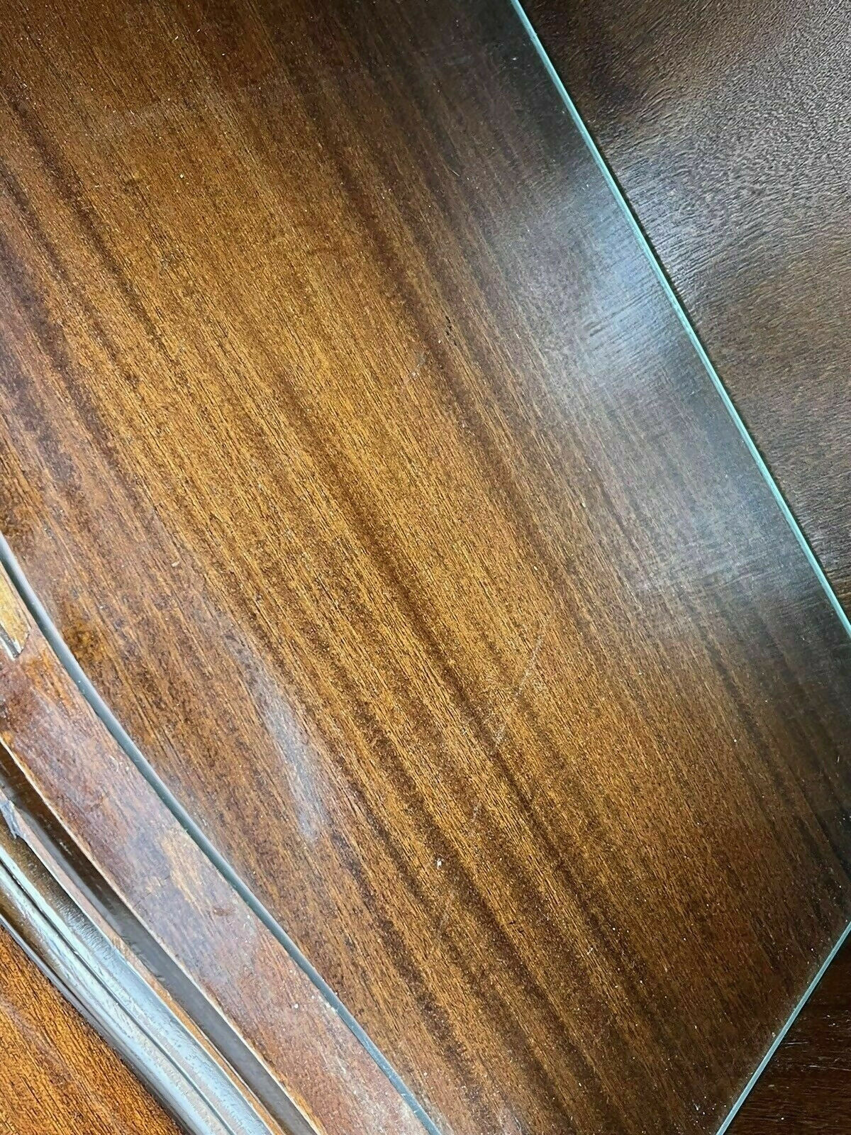 UTcplGeDJv