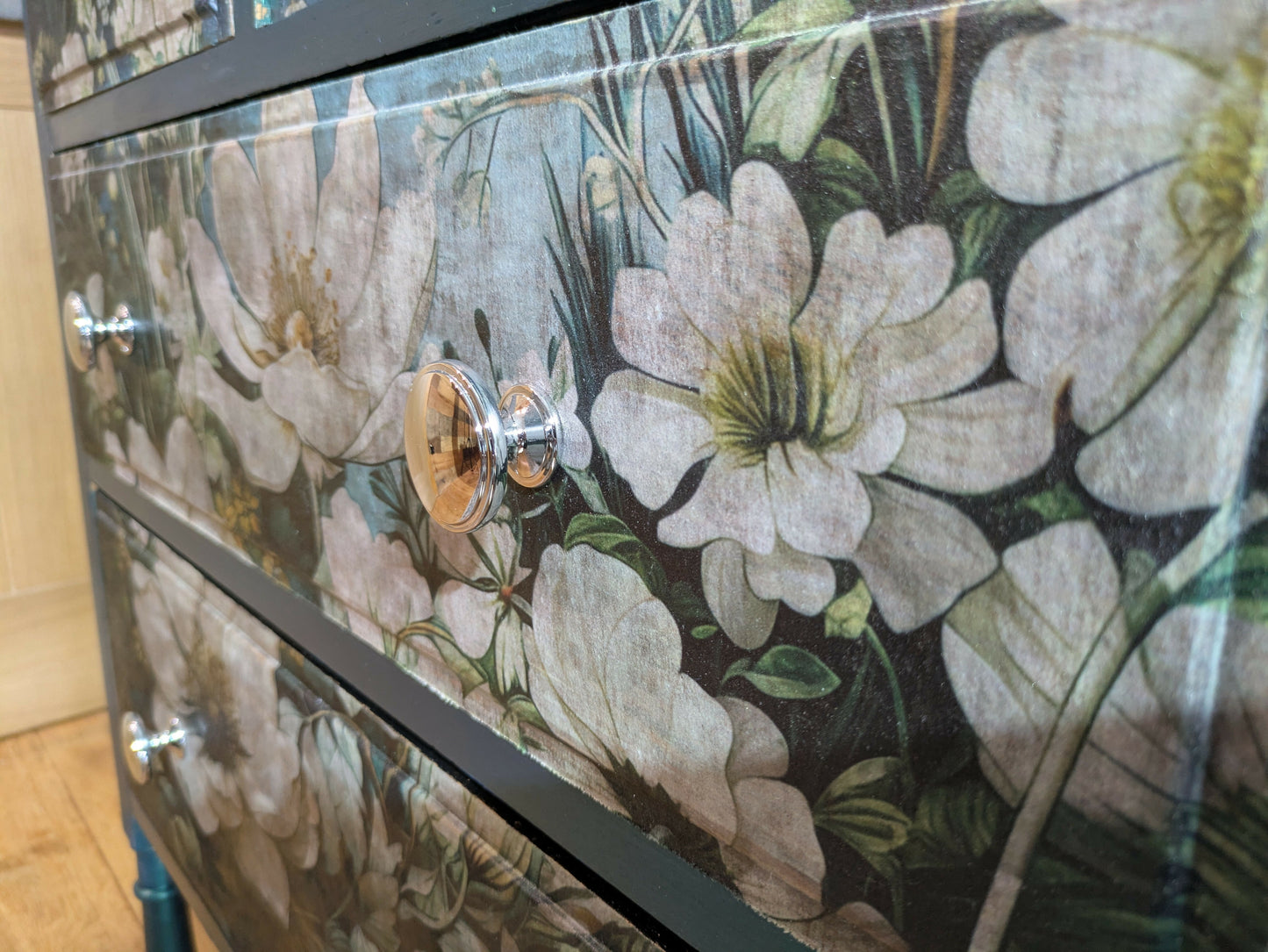 Night Petals - Chest of Drawers