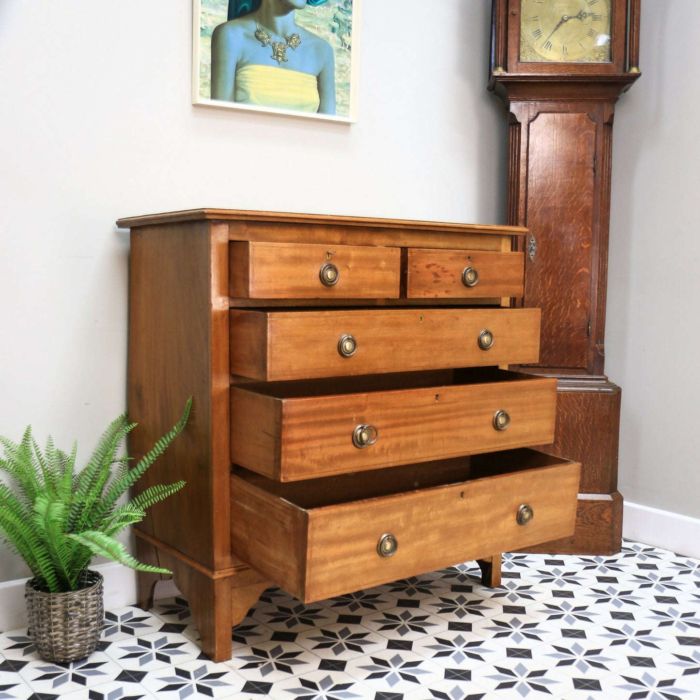 Edwardian Chest of Drawers in Mahogany with Satin Wood Ebony Stringing.