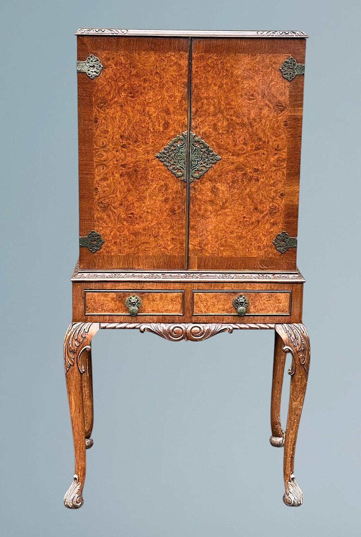 Queen Anne Figured Walnut Cocktail Cabinet / Drinks Cabinet