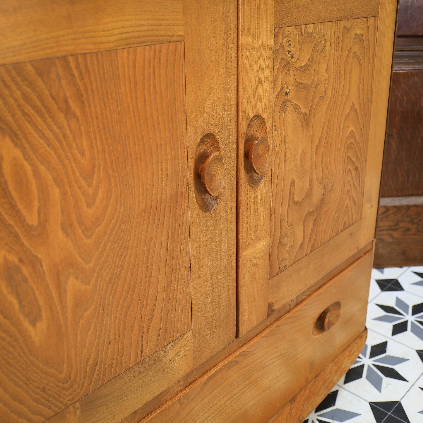Ercol Windsor Blonde Drinks Cocktail Cabinet Bureau in Elm Model 469