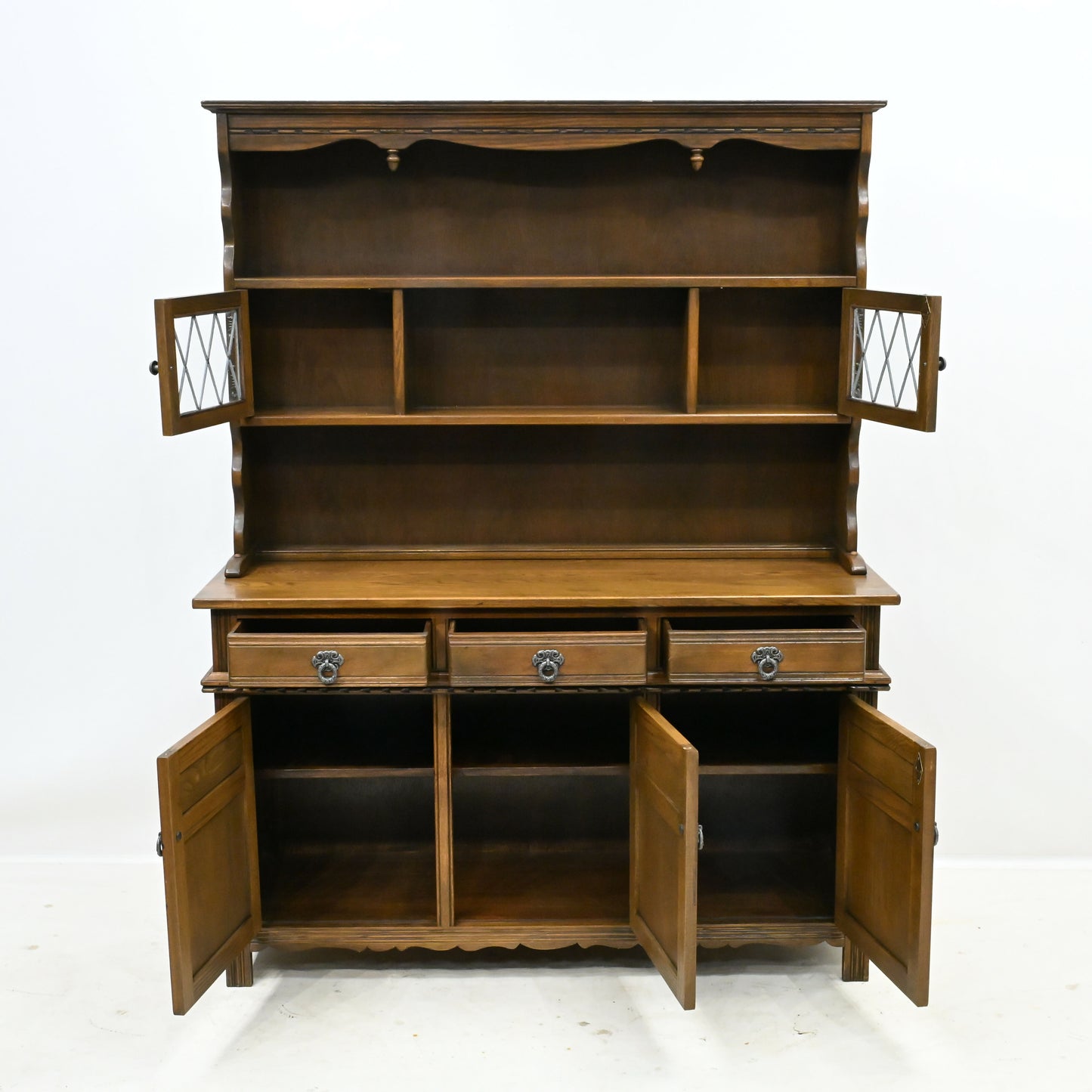 Old Charm Oak Dresser In Light Oak Finish Tudor Style 4ft 6" W FREE UK* Delivery. SBR11079/2310E