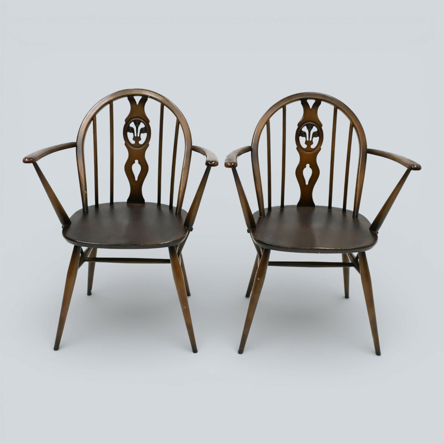 6 Ercol Windsor Bow Back Dining Chairs Fleur De Lis Carving FREE UK Delivery*