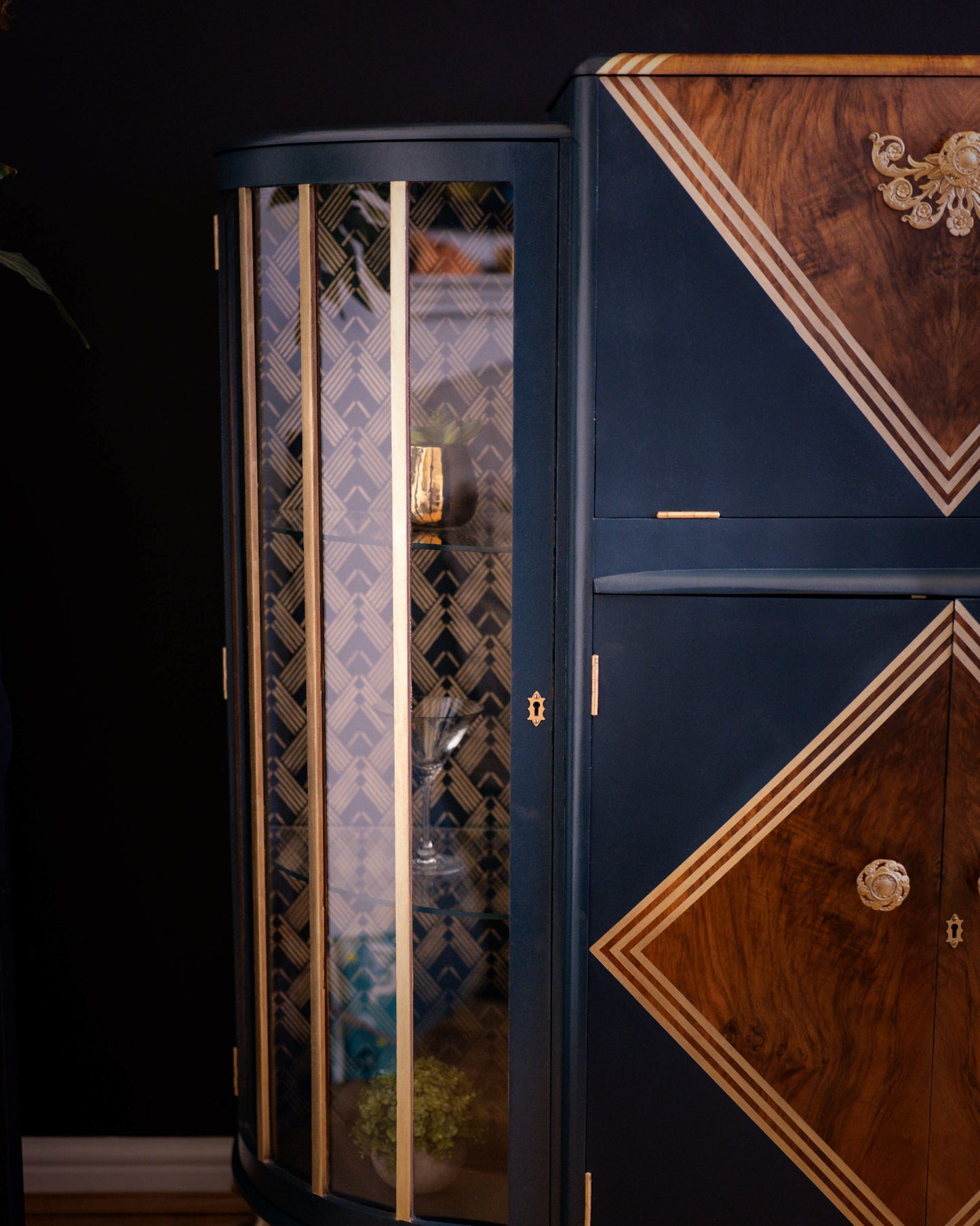 Art deco Cocktail Cabinet/ Drinks Cabinet/ Gin Cabinet