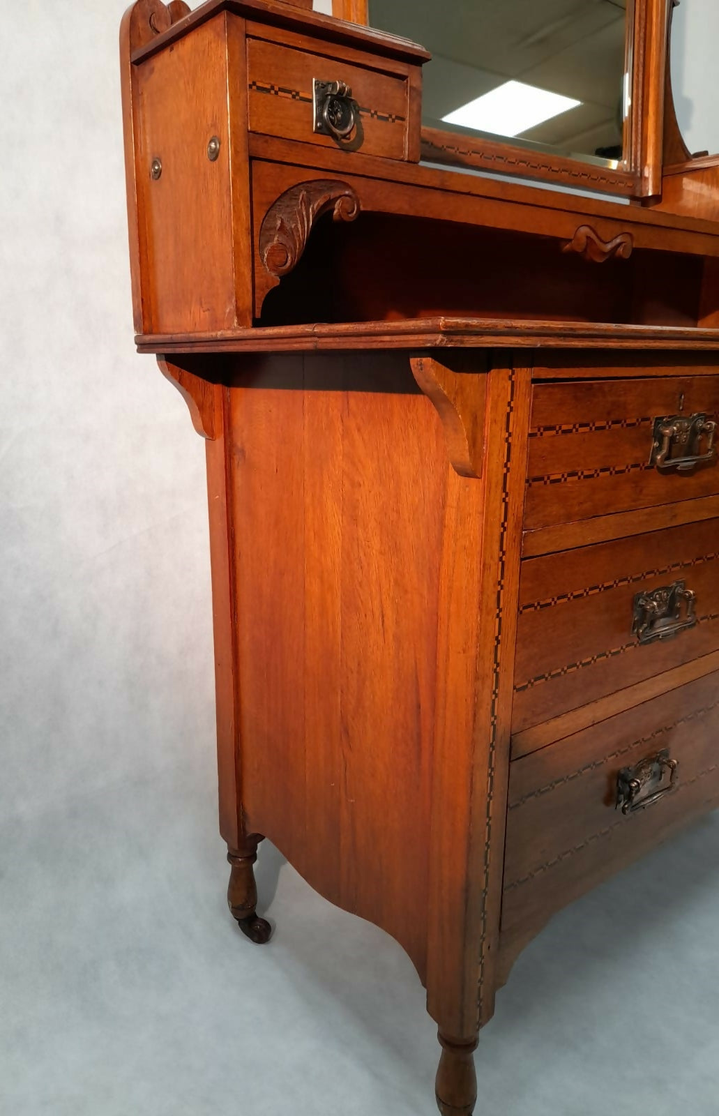 Oak Dressing Table Arts & Crafts complete with mirror and inlay detail