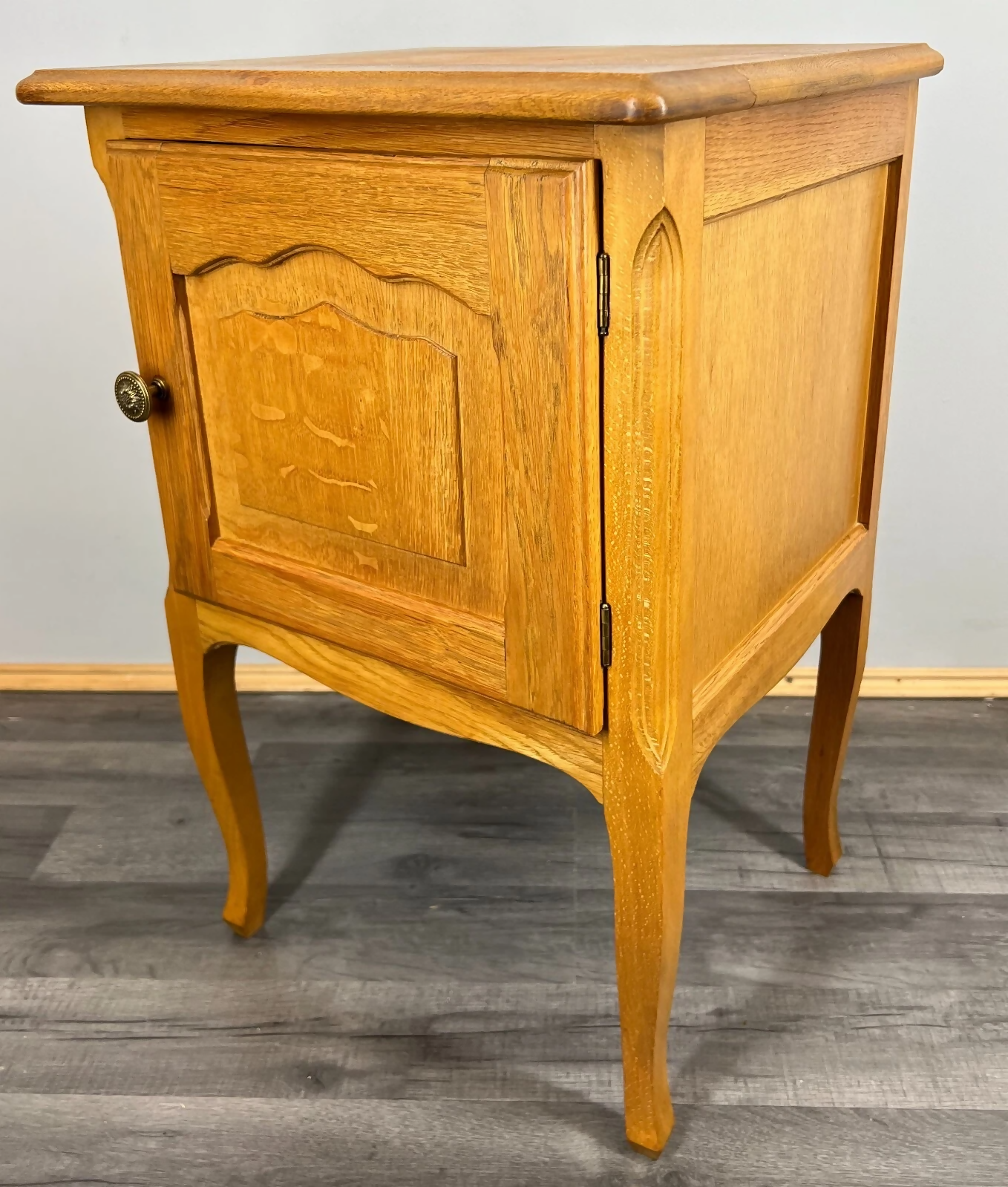 Bedside Table Vintage French Louis XVI Style Oak Cabinet Nightstand LOT 3728