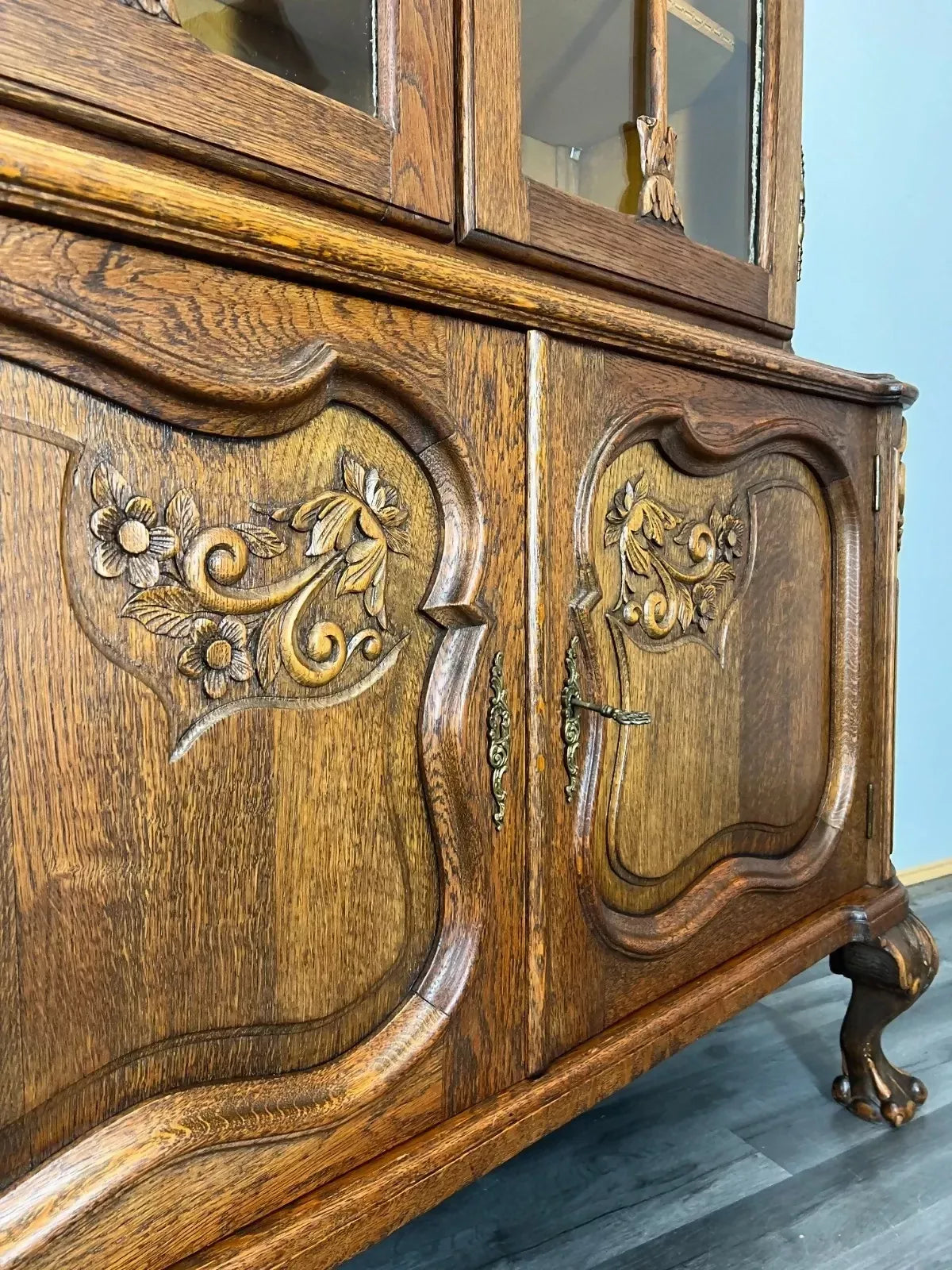 Bookcase Vintage French Louis XIV Style Oak Display Cabinet Sideboard LOT 4476