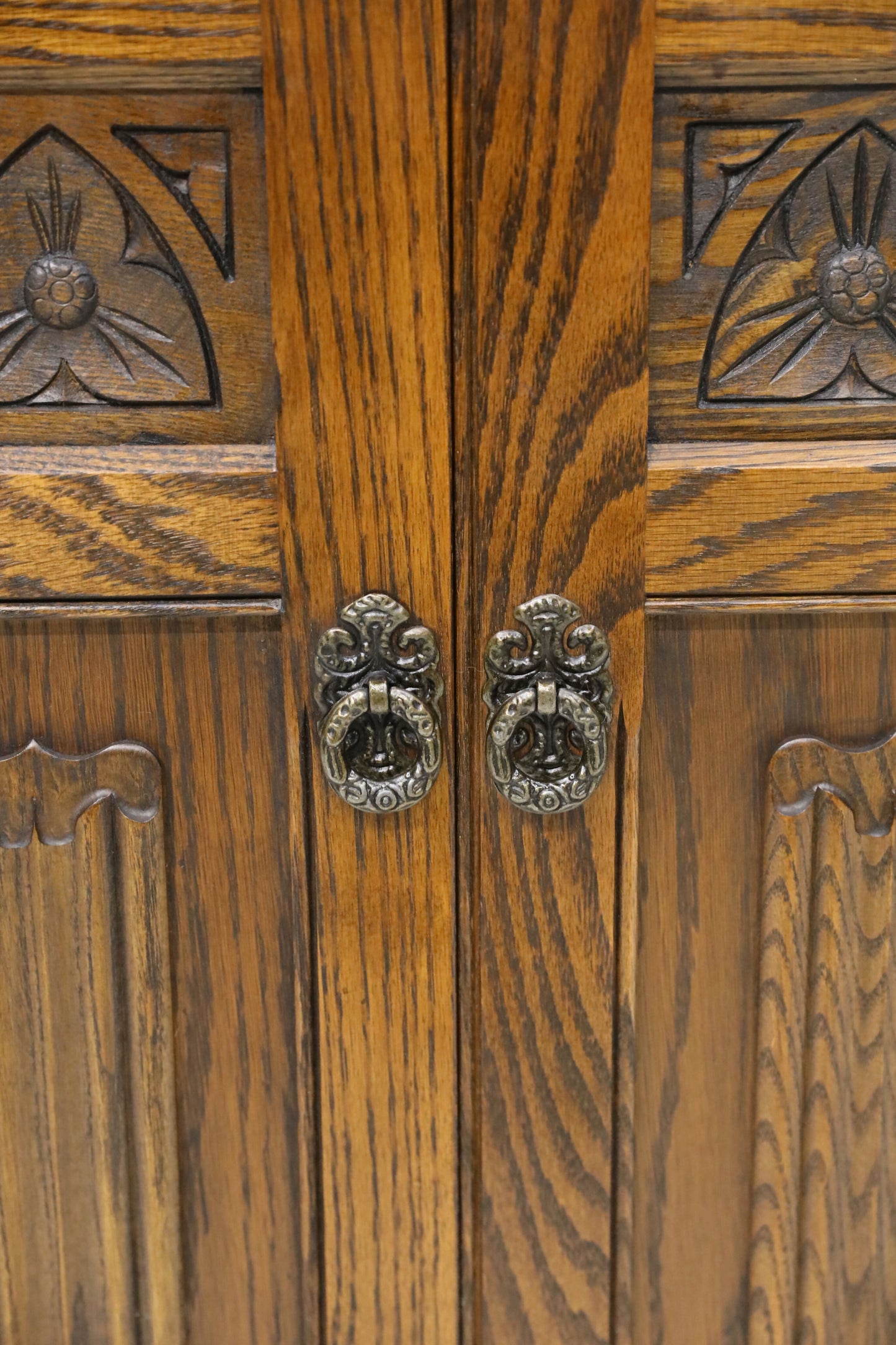 Old Charm Tall Cocktail Cabinet With Wine Rack For 24 Bottles FREE UK Delivery. SBR9035/2304D