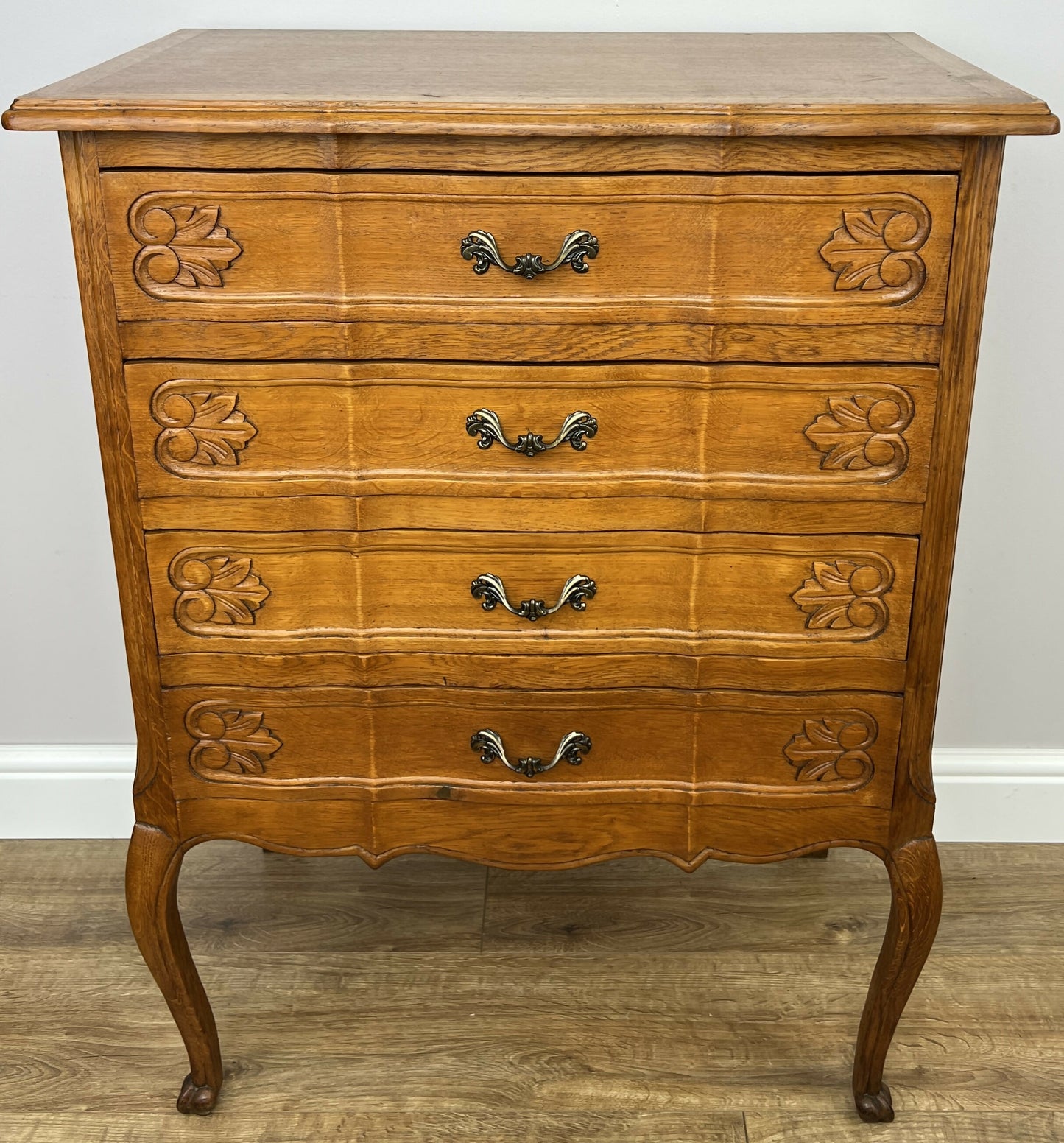 Chest of Drawers Vintage French Louis Oak 4 Drawers Carved Cabinet LOT 6299