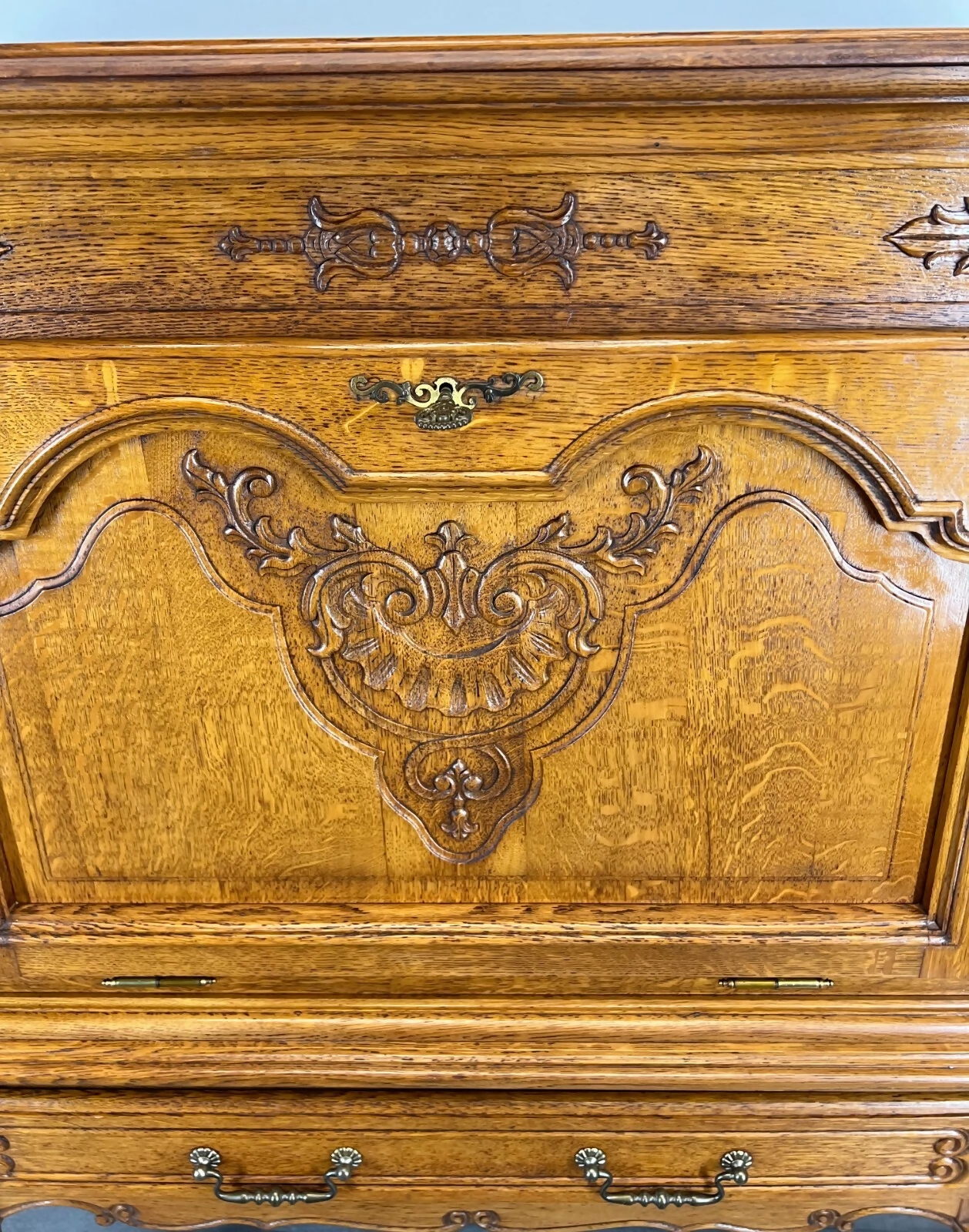 Cabinet Vintage French Style Oak Carved Sideboard with Drawer LOT 3757