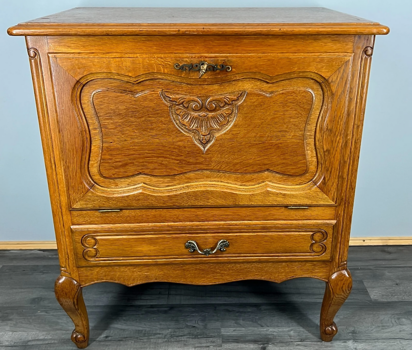 Cabinet Vintage French Louis XIV Style Bureau Sideboard Carved Cupboard LOT 3545