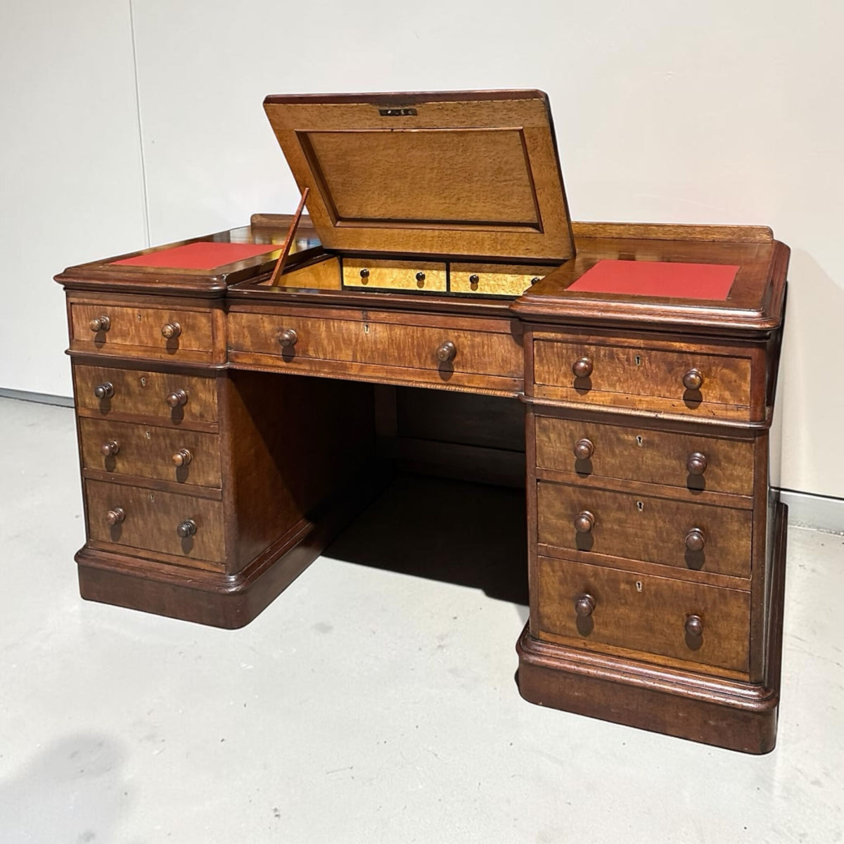 19th-Century Victorian Pedestal Desk