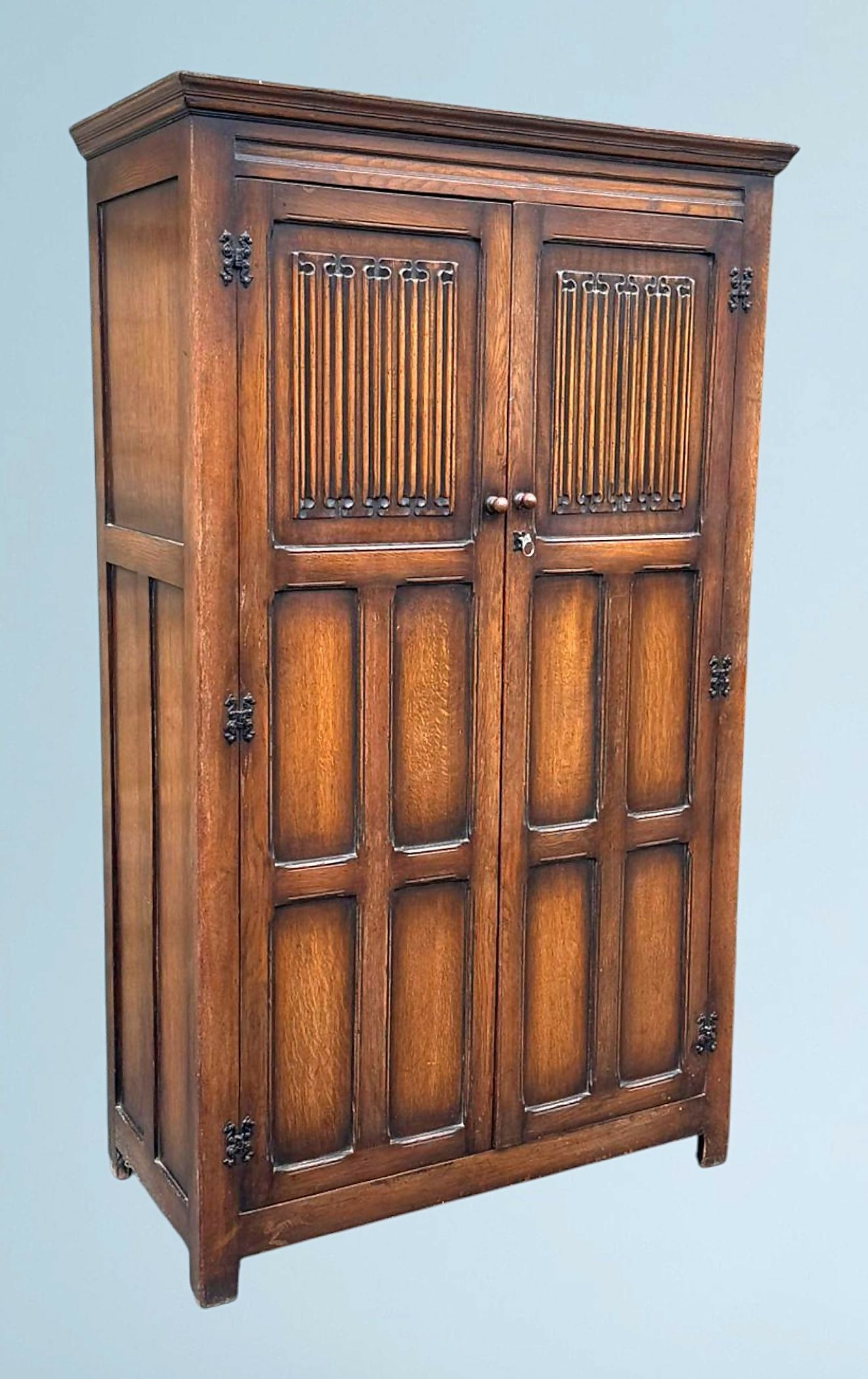 Oak Linen Fold Double Door Wardrobe