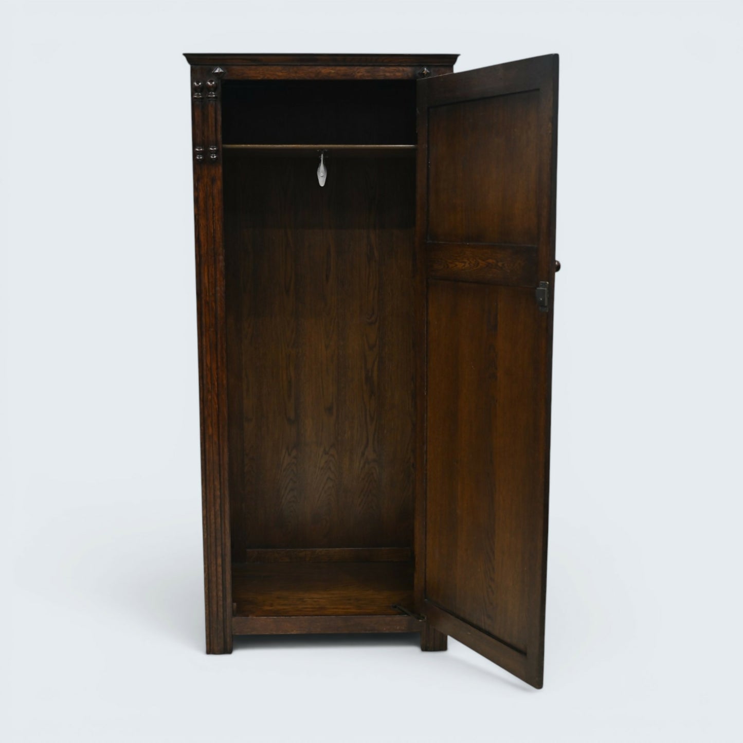 Vintage Oak Hall Cupboard/Wardrobe Gentleman's Wardrobe Carvings FREE DELIVERY*