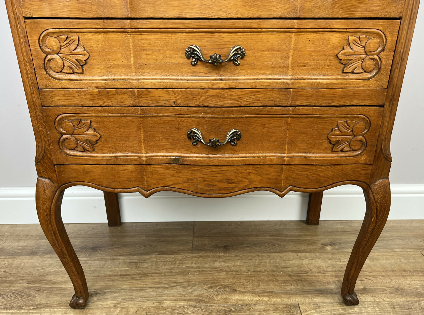 Chest of Drawers Vintage French Louis Oak 4 Drawers Carved Cabinet LOT 6299
