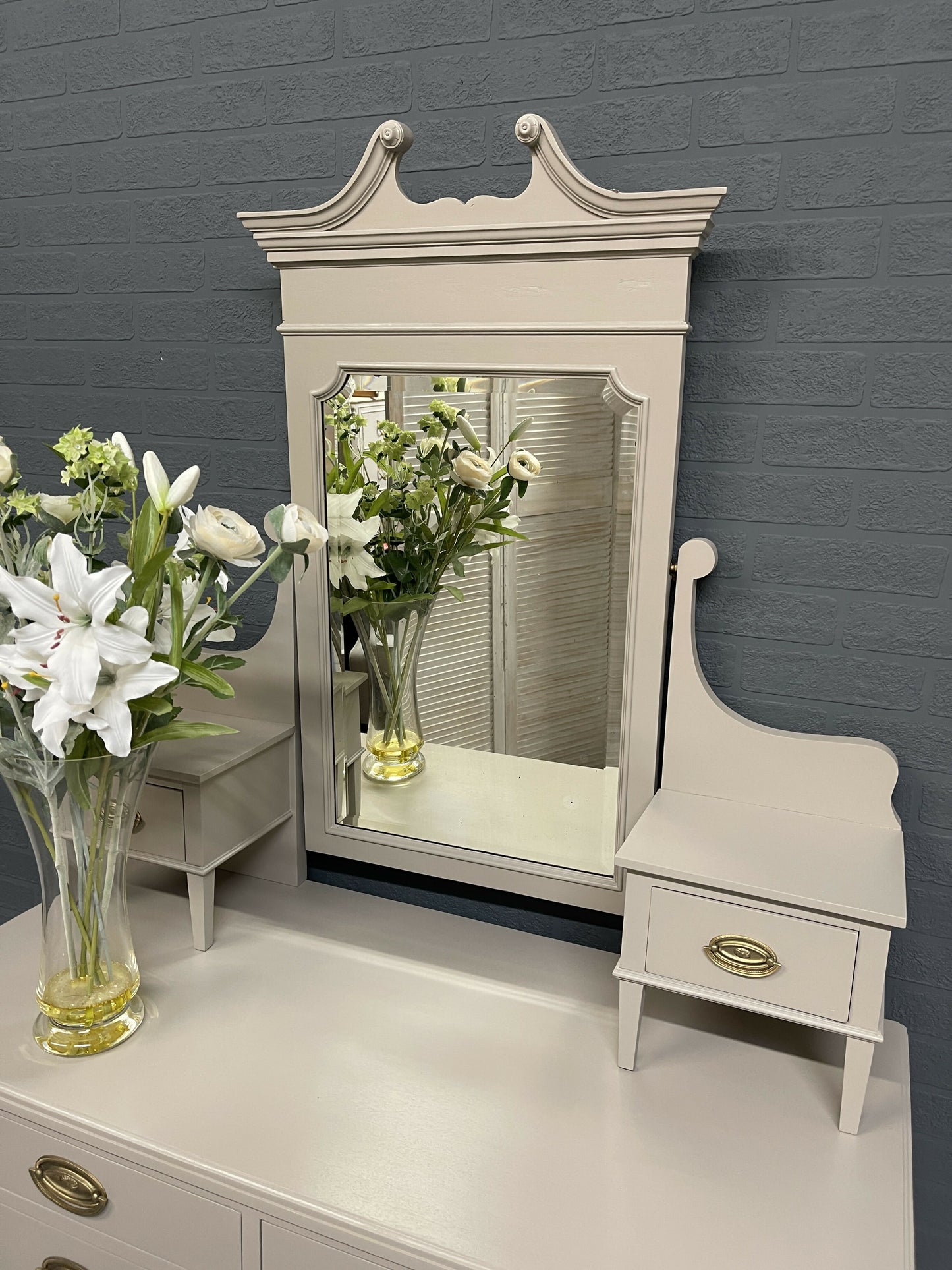 Antique Vanity Chest Of Drawers / Dressing Table