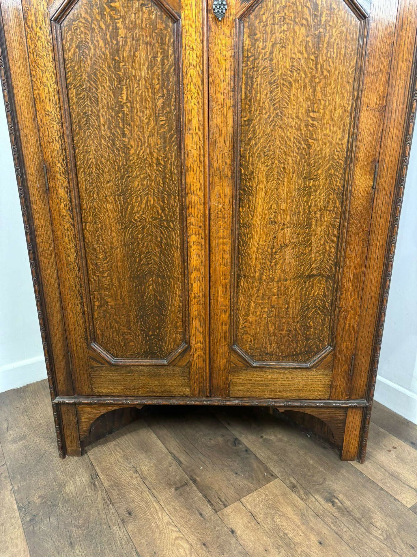 Early 20th Century Oak Freestanding Corner Cupboard
