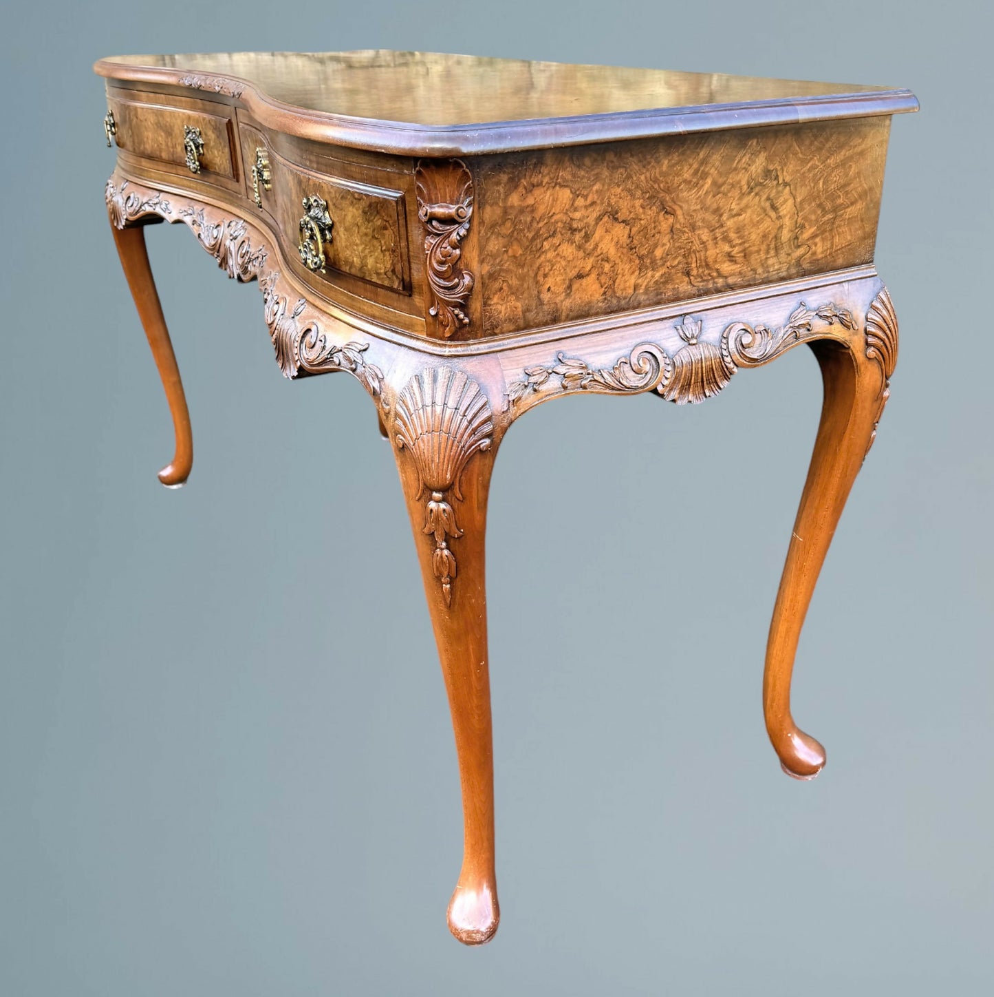 Good Quality Queen Anne Style Burr Walnut Serving Side Table