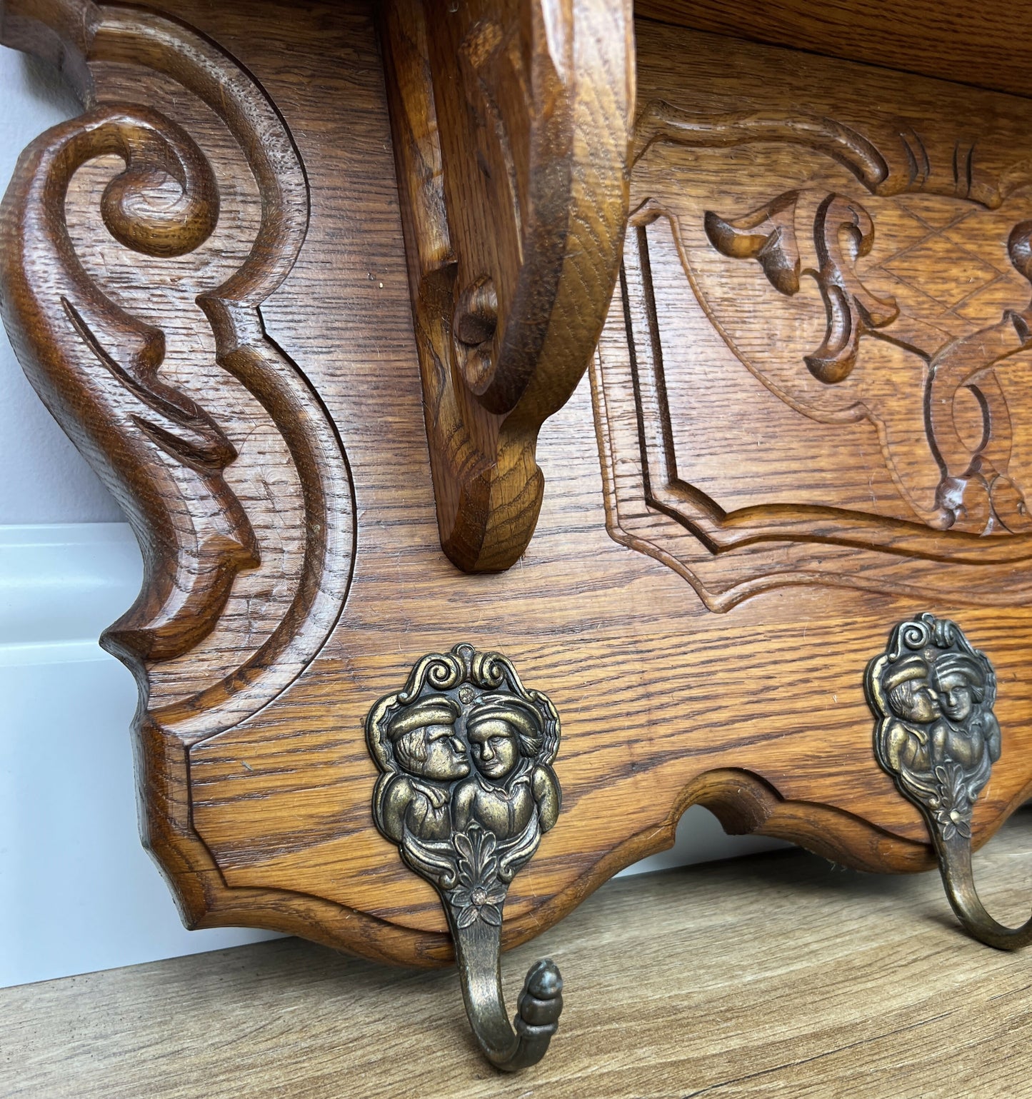Coat Rack Vintage French Carved Oak Wall Mounted 6 Hooks Rack Hanger LOT 6227