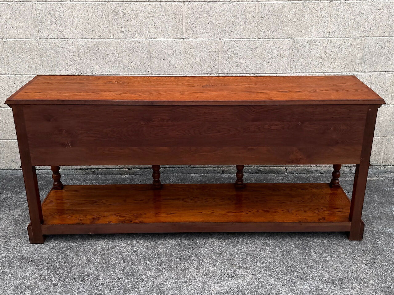 A TITCHMARSH AND GOODWIN STYLE SOLID OAK SIDEBOARD / DRESSER BASE / HALL LAMP TABLE