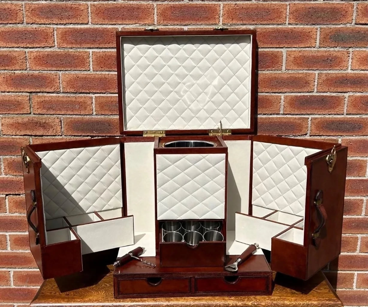 Superb Quality Hand Crafted Antique Style Leather Campaign Portable Drinks cabinet bar
