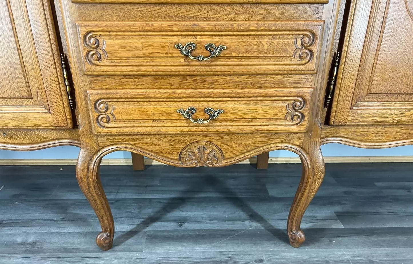 Vintage French Oak Sideboard Louis XIV Style Buffet Cabinet Cupboard LOT 3820