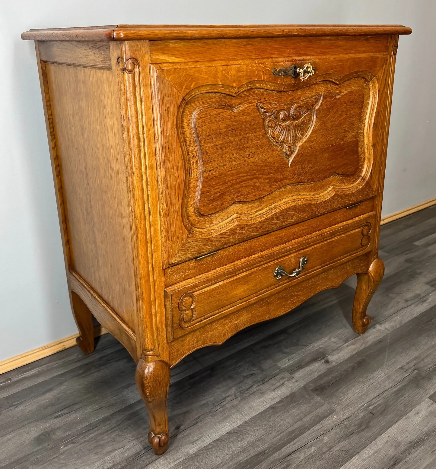Cabinet Vintage French Louis XIV Style Bureau Sideboard Carved Cupboard LOT 3545
