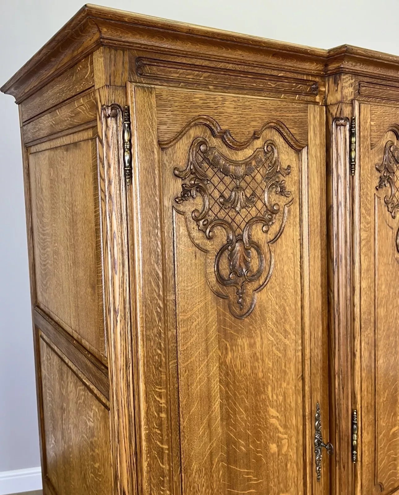 Wardrobe Vintage French Louis XVI Style Oak Four Door Carved Armoire LOT 4877