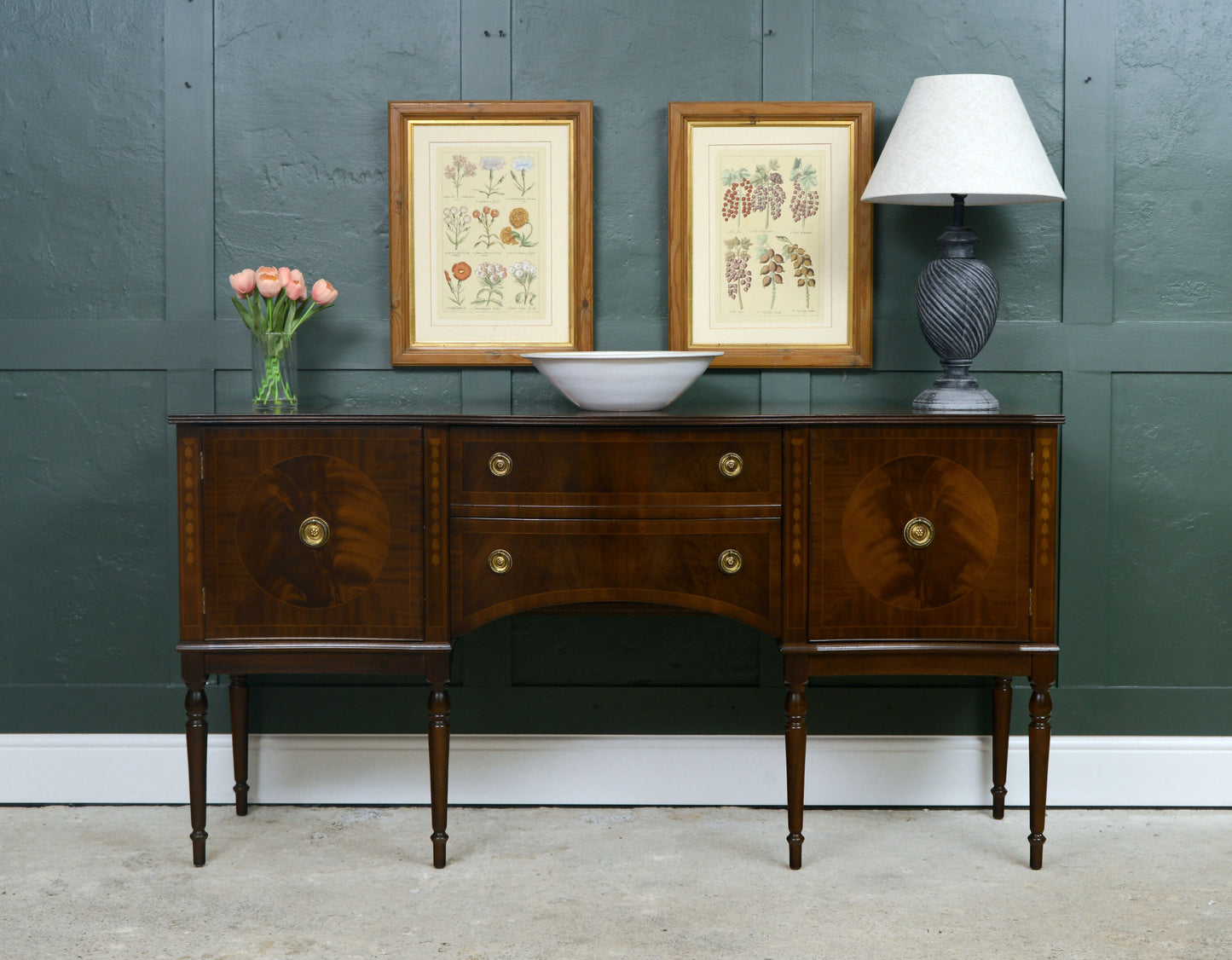 Regency Style Mahogany Sideboard with Drawers - Serpentine