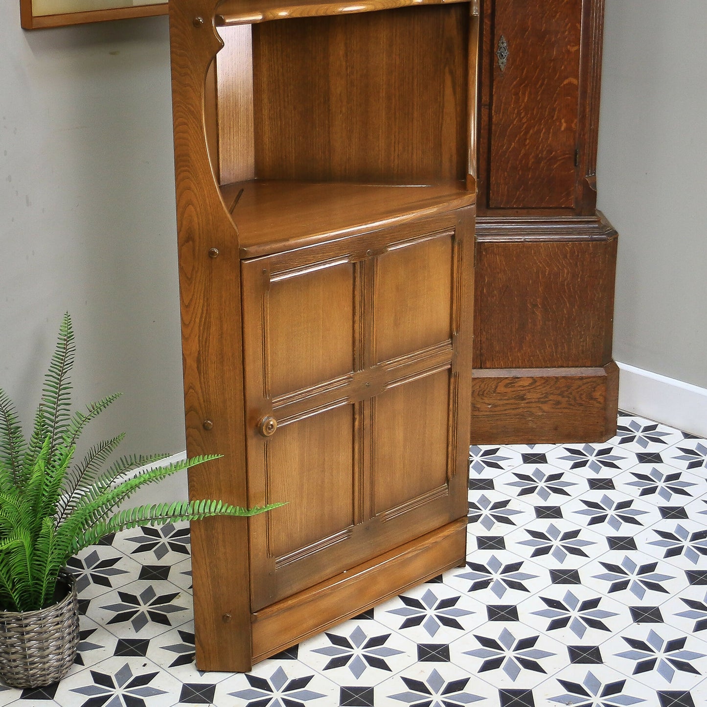 Ercol Corner Unit Model 474 Old Colonial in Golden Dawn