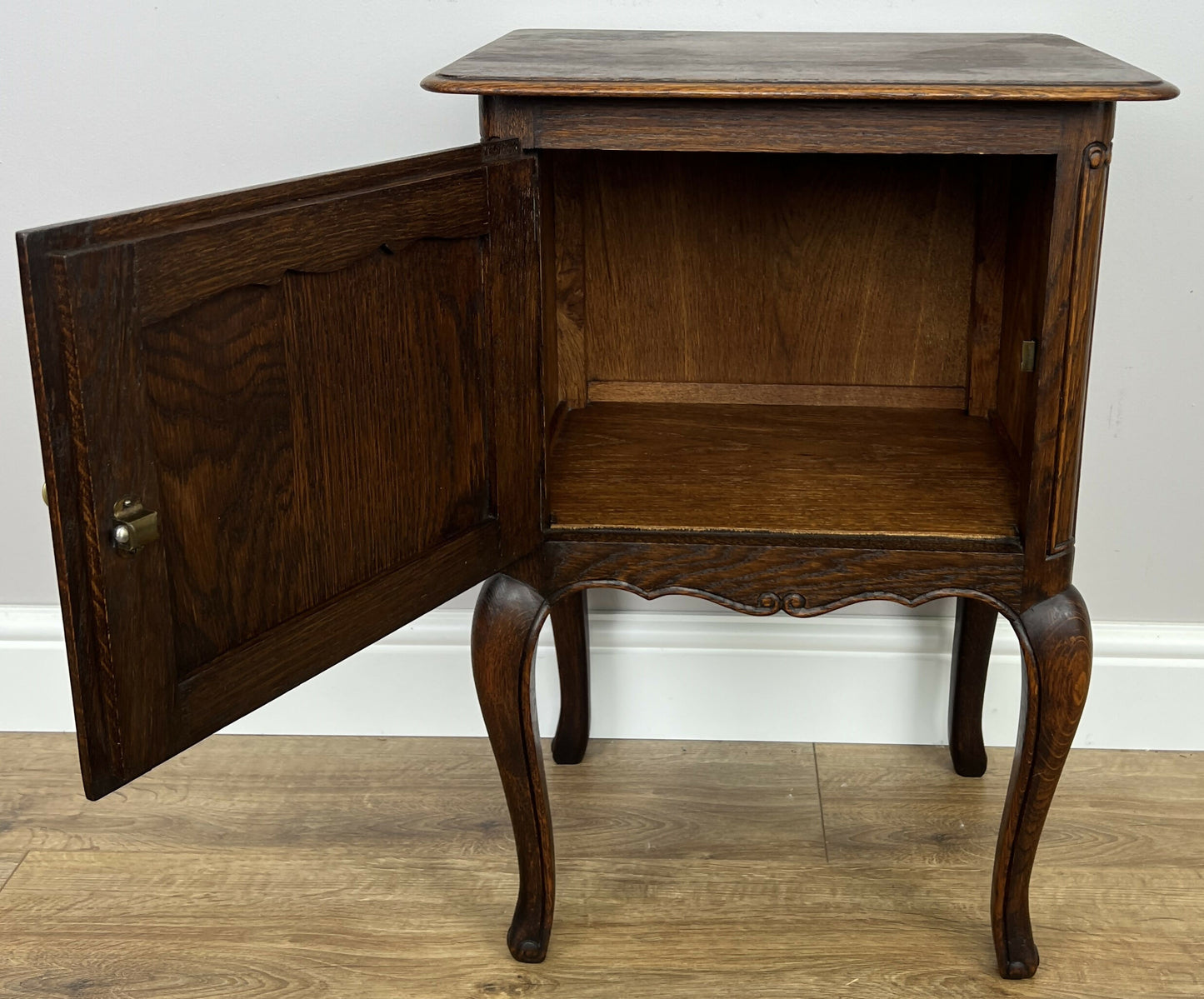 Bedside Table Vintage French Louis Style Oak Nightstand Carved Cabinet LOT 6314