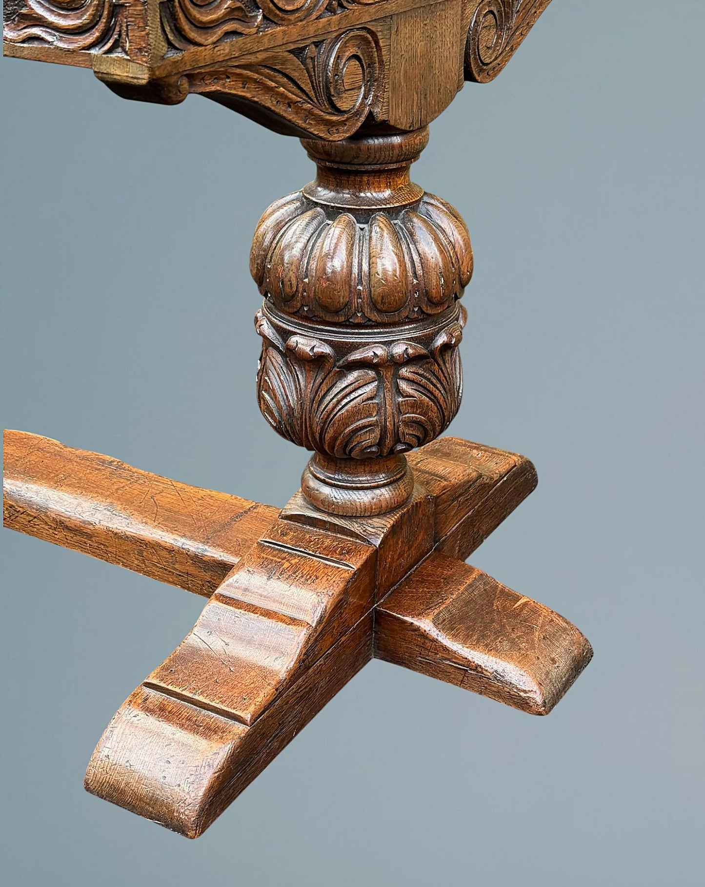 Large Oak Draw Leaf Dining Table