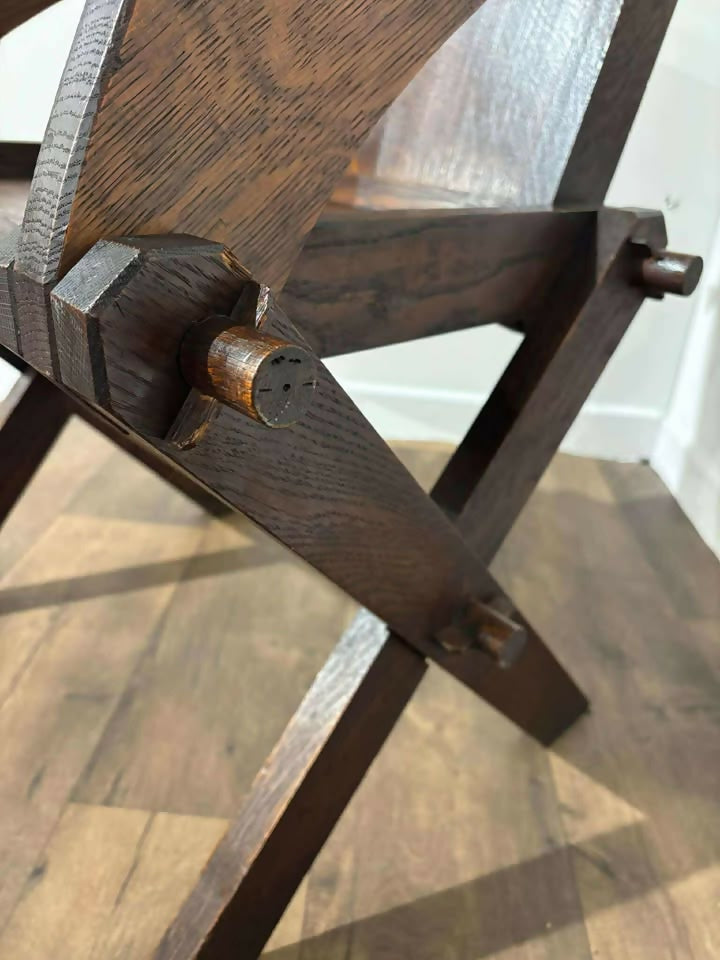 Oak Glastonbury / Ecclesiastical Chair
