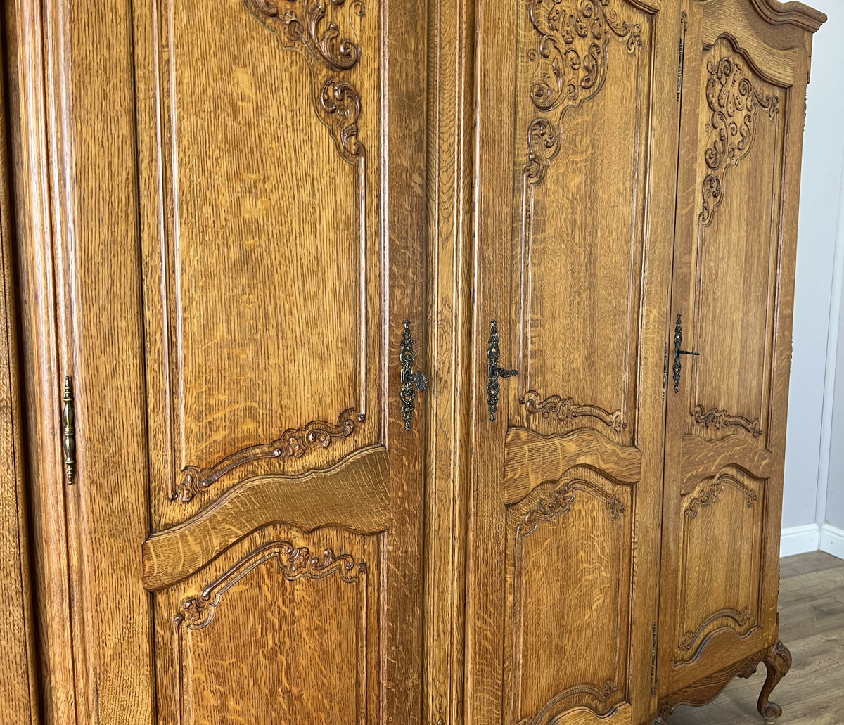 Wardrobe Vintage French Louis XVI Style Oak Four Door Carved Armoire LOT 6496