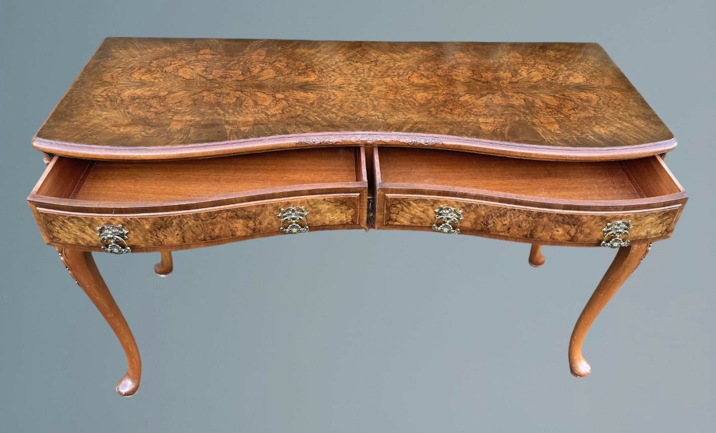 Good Quality Queen Anne Style Burr Walnut Serving Side Table