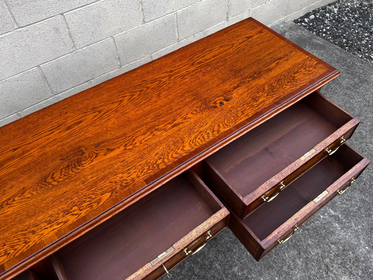 A TITCHMARSH AND GOODWIN STYLE SOLID OAK SIDEBOARD / DRESSER BASE / HALL LAMP TABLE