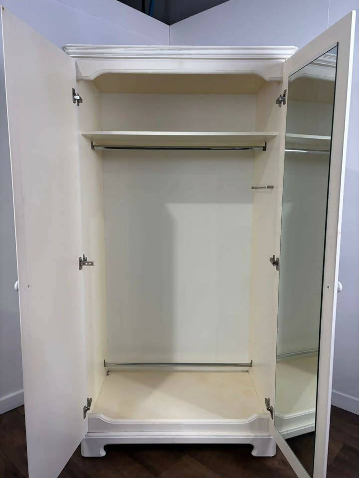 Modern Sheredon Two Door Wardrobe – Mirrored Interior