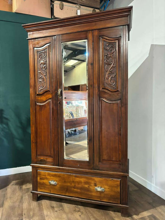 Edwardian Walnut Wardrobe8