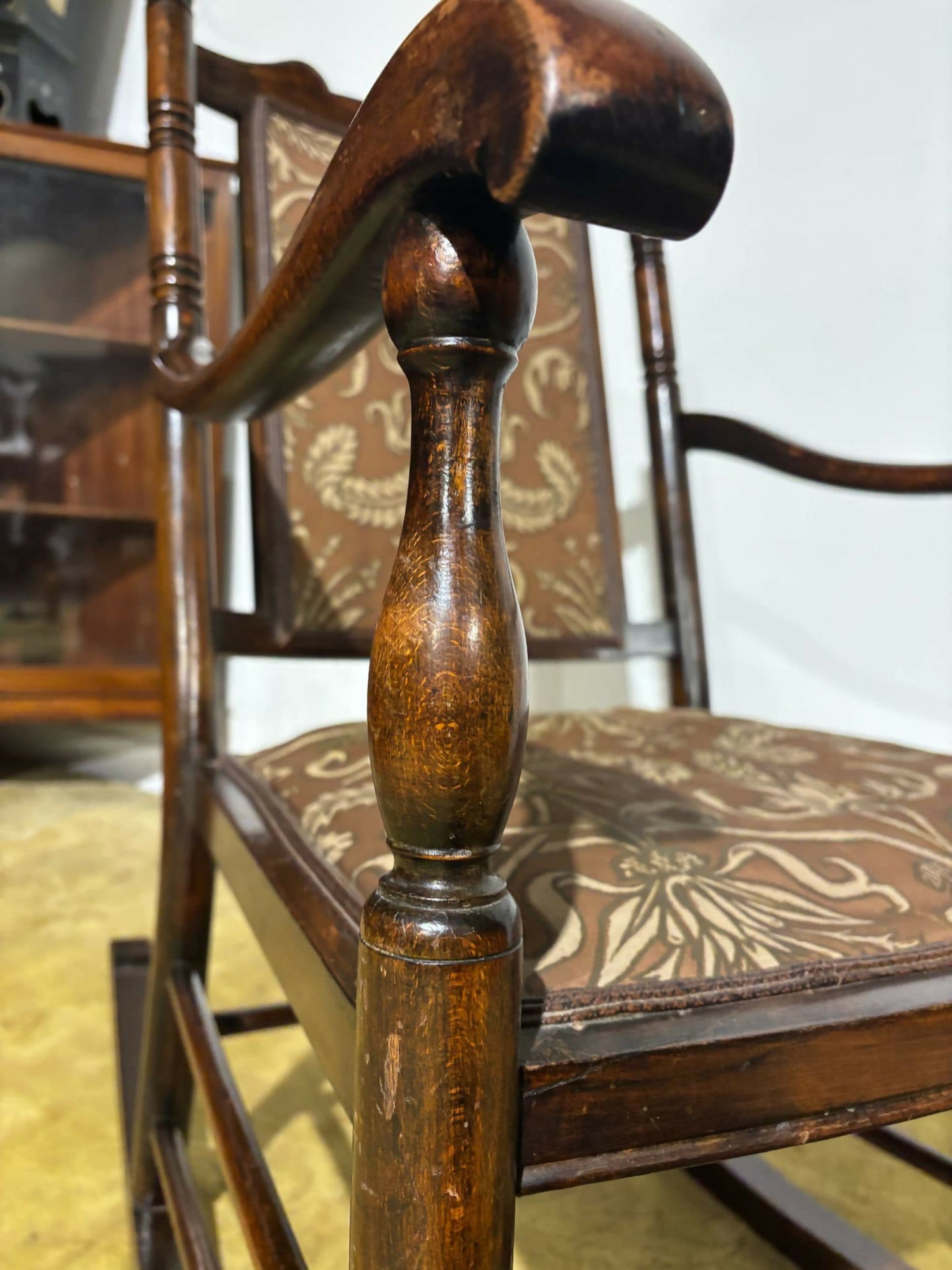 Vintage Wooden Rocking Chair4