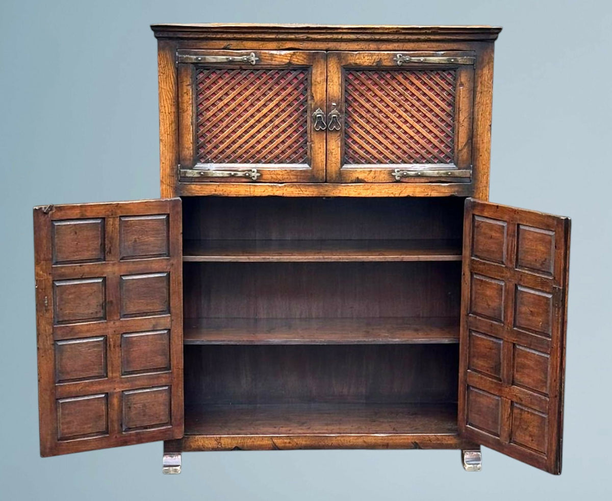 Good Quality Oak Cocktail Cabinet / Oak Drinks Cabinet Titchmarsh Goodwin?