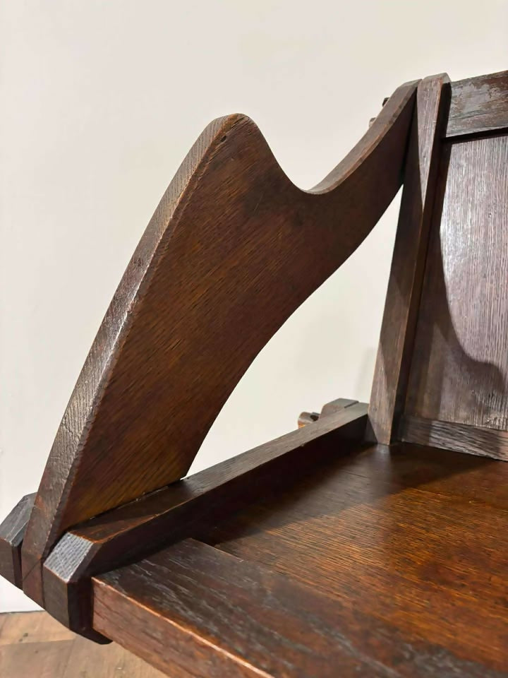 Oak Glastonbury / Ecclesiastical Chair