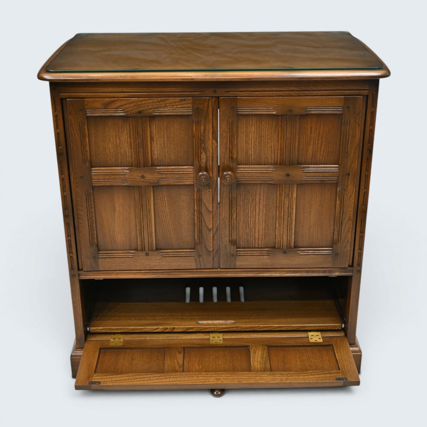 Ercol Mural TV Video Cabinet Golden Dawn Hideaway Doors Model 839 FREE Delivery*